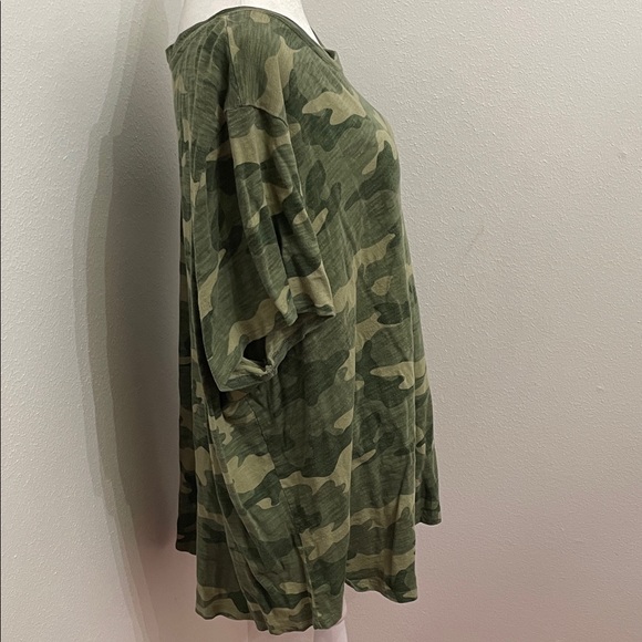 GUC Old Navy Camouflage Green Women's Top Size 3X - Picture 3 of 8
